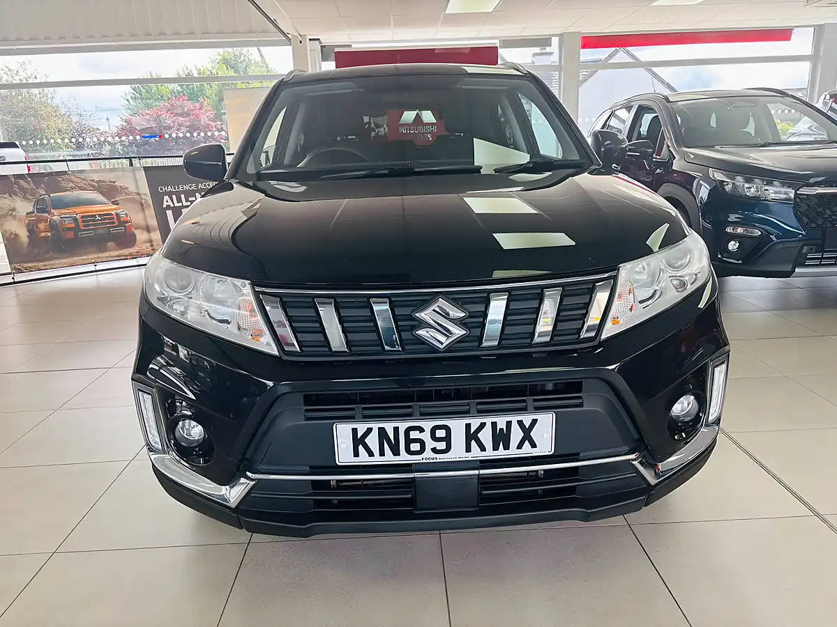 Used 2019 Suzuki Vitara Sz-T Black - Interior and Exterior details 2