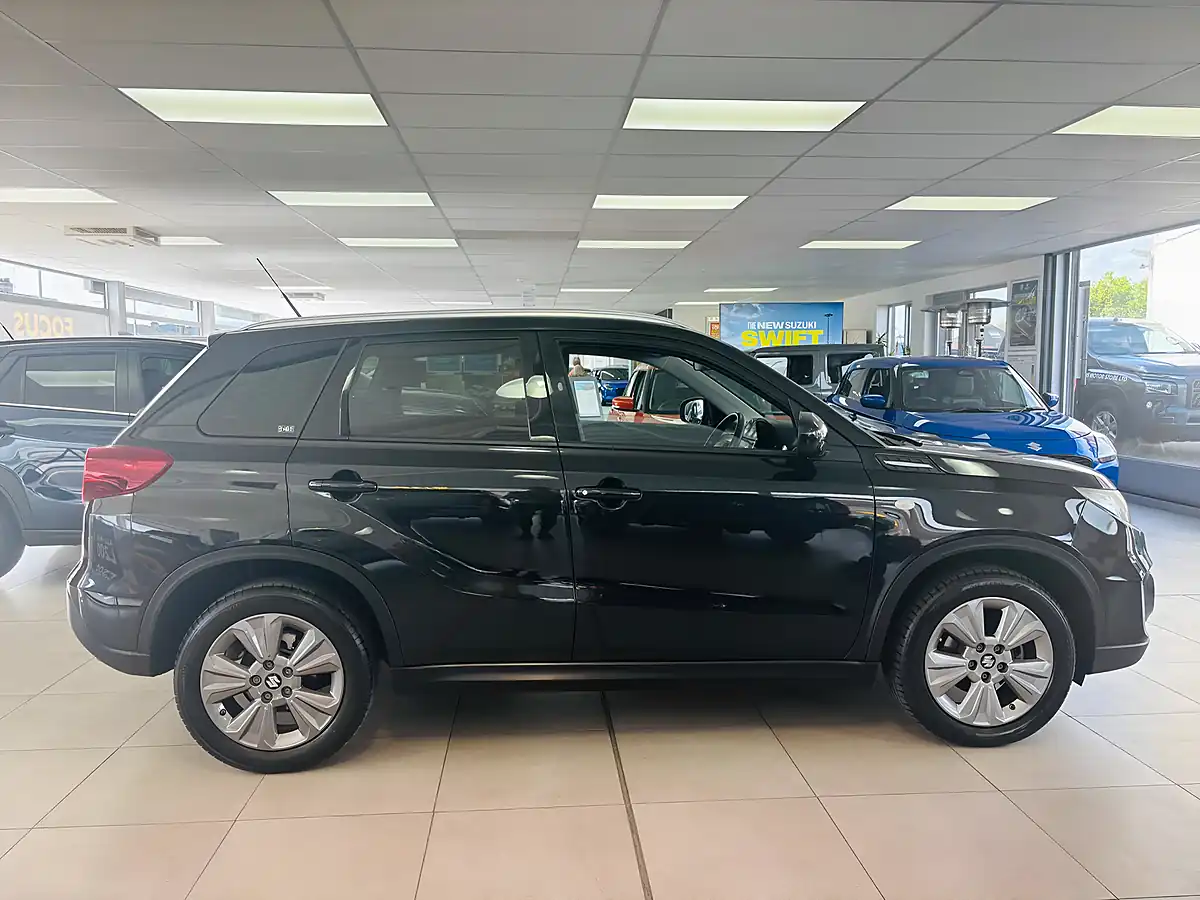 Used 2019 Suzuki Vitara Sz-T Black - Interior and Exterior details 5