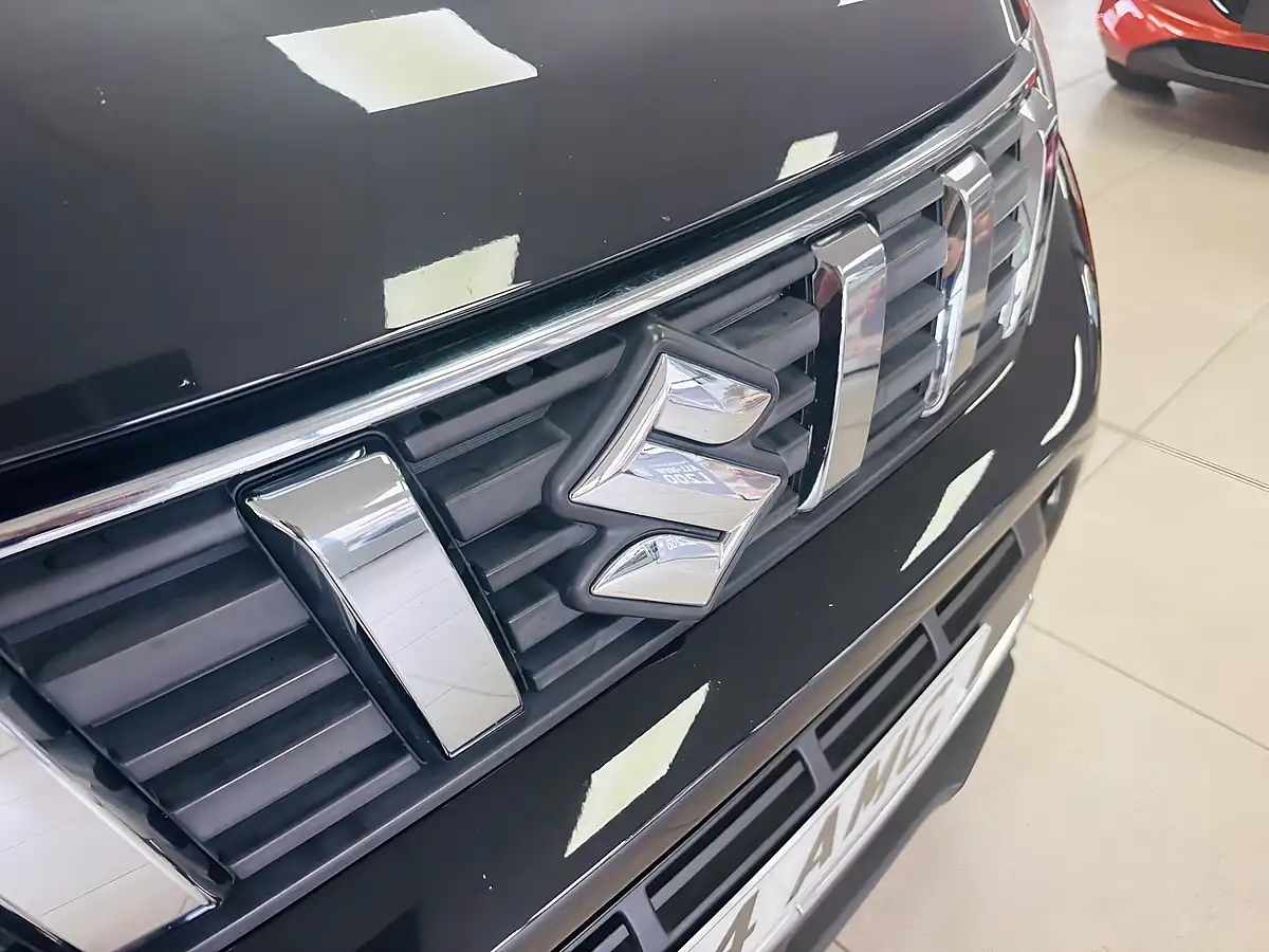 Used 2019 Suzuki Vitara Sz-T Black - Interior and Exterior details 10