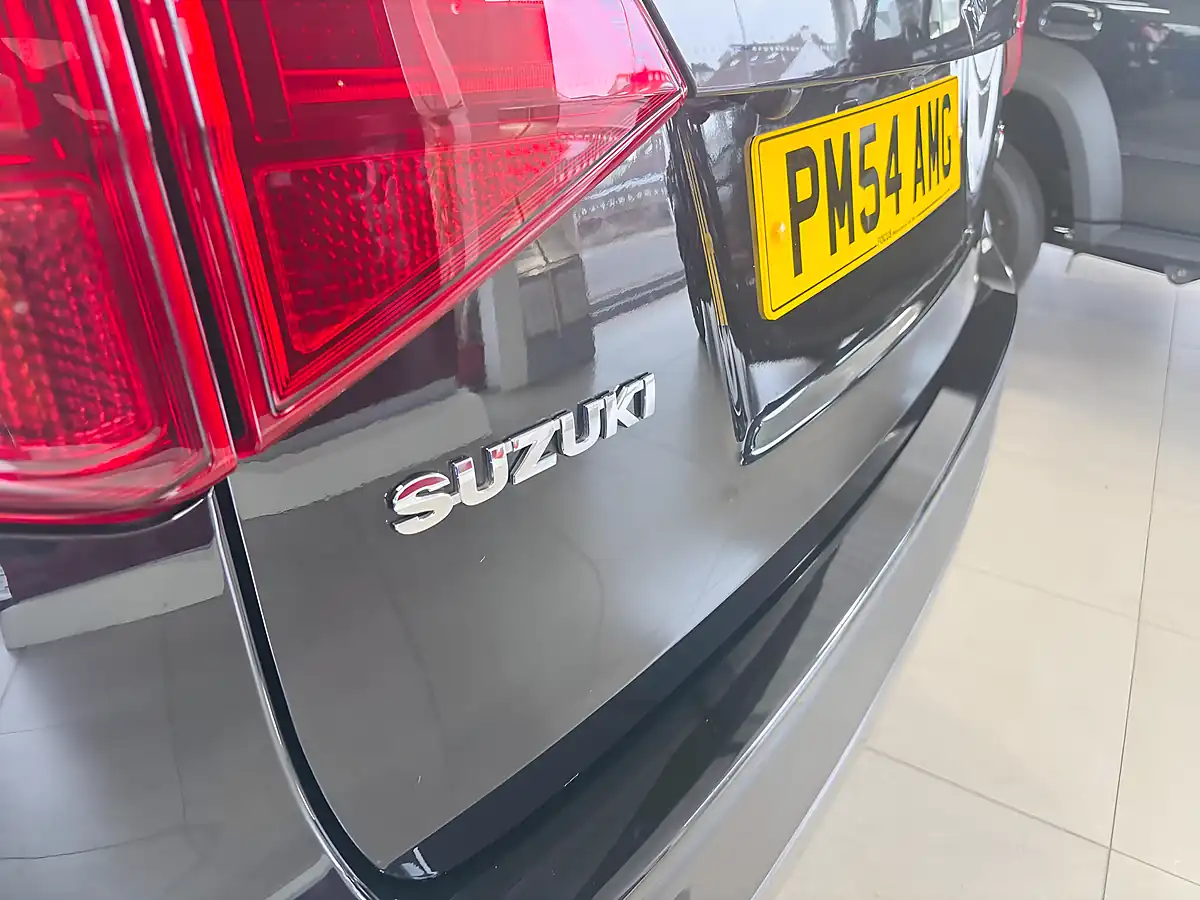 Used 2019 Suzuki Vitara Sz-T Black - Interior and Exterior details 12