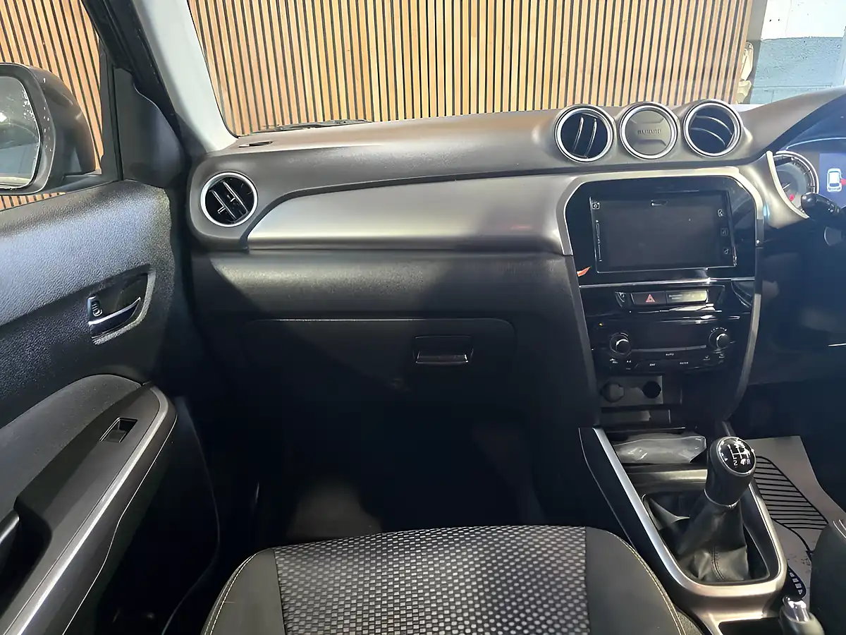 Used 2019 Suzuki Vitara Sz-T Black - Interior and Exterior details 10
