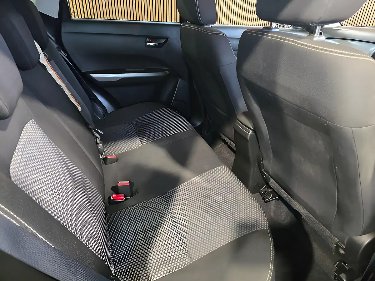 Used 2019 Suzuki Vitara Sz-T Black - Interior and Exterior details 14
