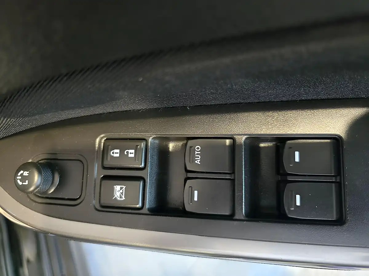 Used 2019 Suzuki Vitara Sz-T Black - Interior and Exterior details 17