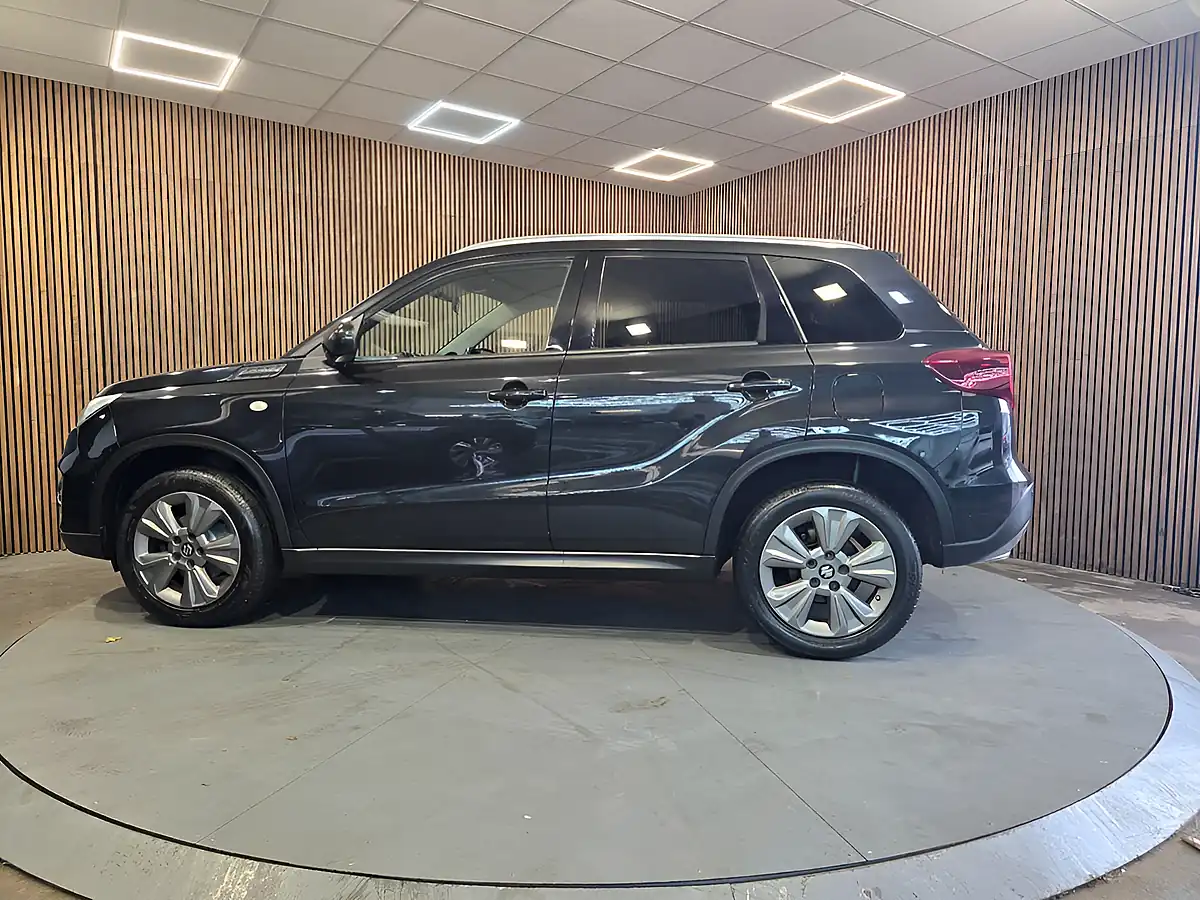 Used 2019 Suzuki Vitara Sz-T Black - Interior and Exterior details 5