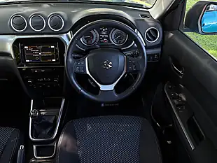 Used 2019 Suzuki Vitara Sz-T Blue - Interior and Exterior details 11