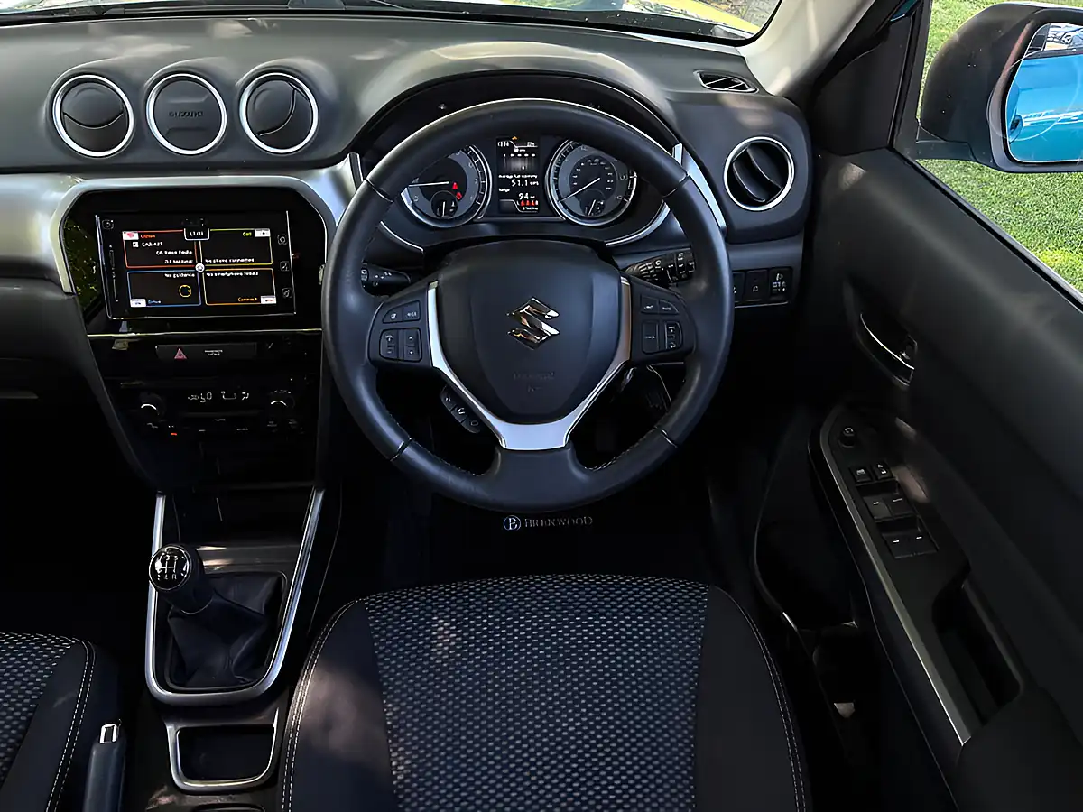 Used 2019 Suzuki Vitara Sz-T Blue - Interior and Exterior details 11