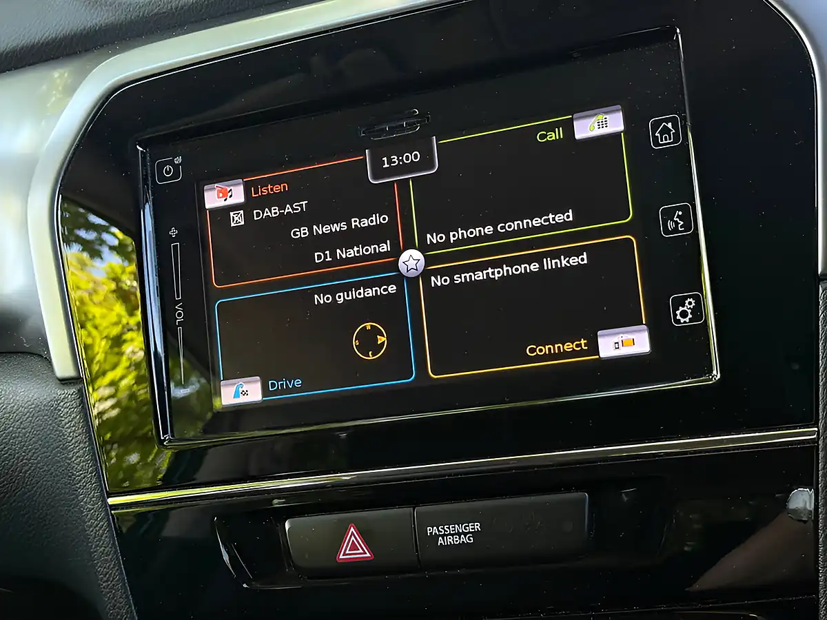 Used 2019 Suzuki Vitara Sz-T Blue - Interior and Exterior details 14