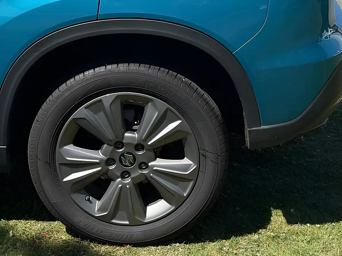 Used 2019 Suzuki Vitara Sz-T Blue - Interior and Exterior details 9