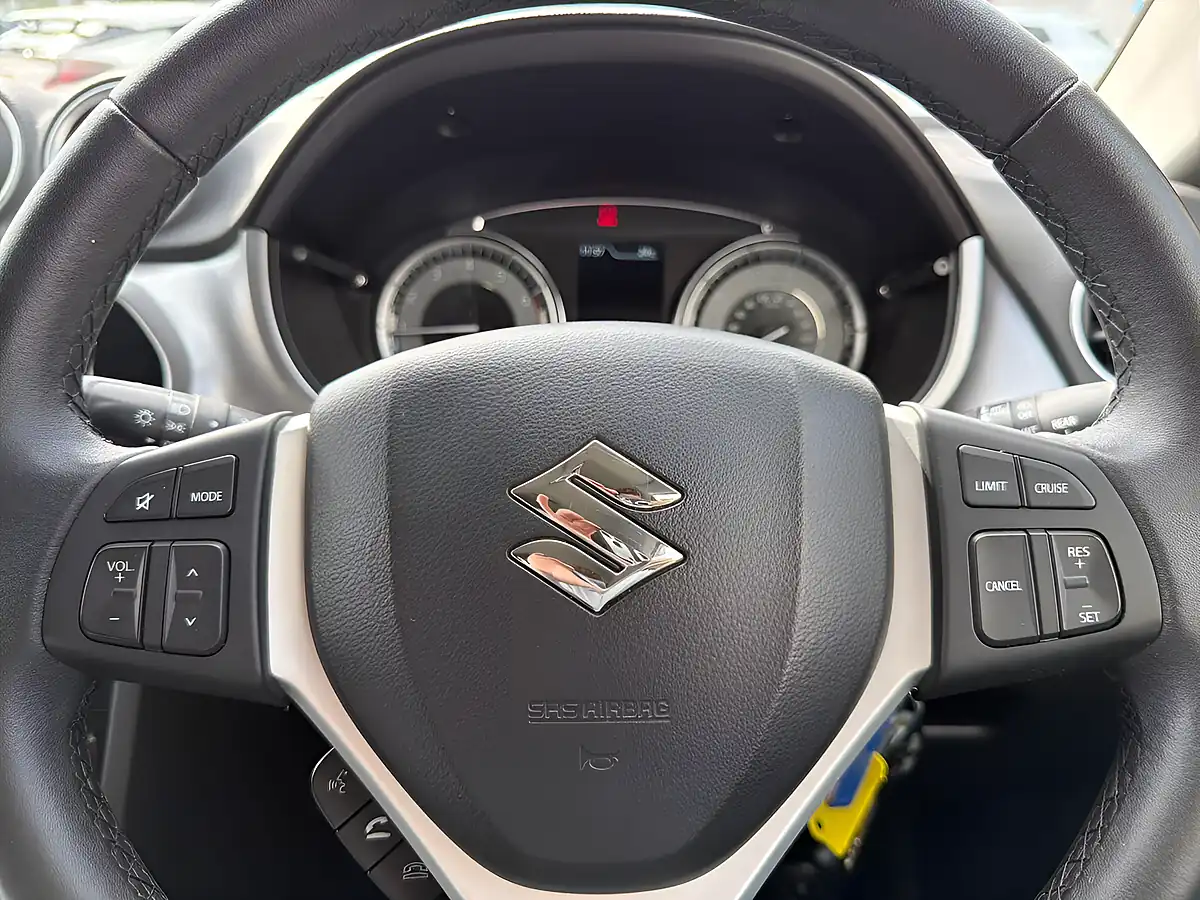 Used 2019 Suzuki Vitara Sz-T Grey - Interior and Exterior details 17