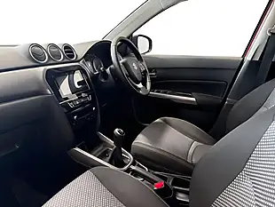 Used 2019 Suzuki Vitara Sz-T Red - Interior and Exterior details 11
