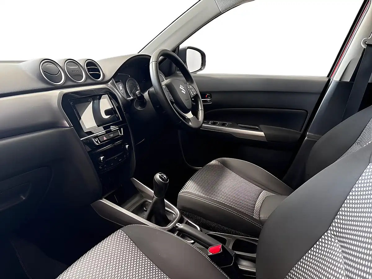 Used 2019 Suzuki Vitara Sz-T Red - Interior and Exterior details 11