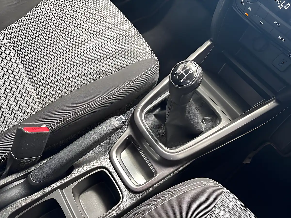 Used 2019 Suzuki Vitara Sz-T Red - Interior and Exterior details 12