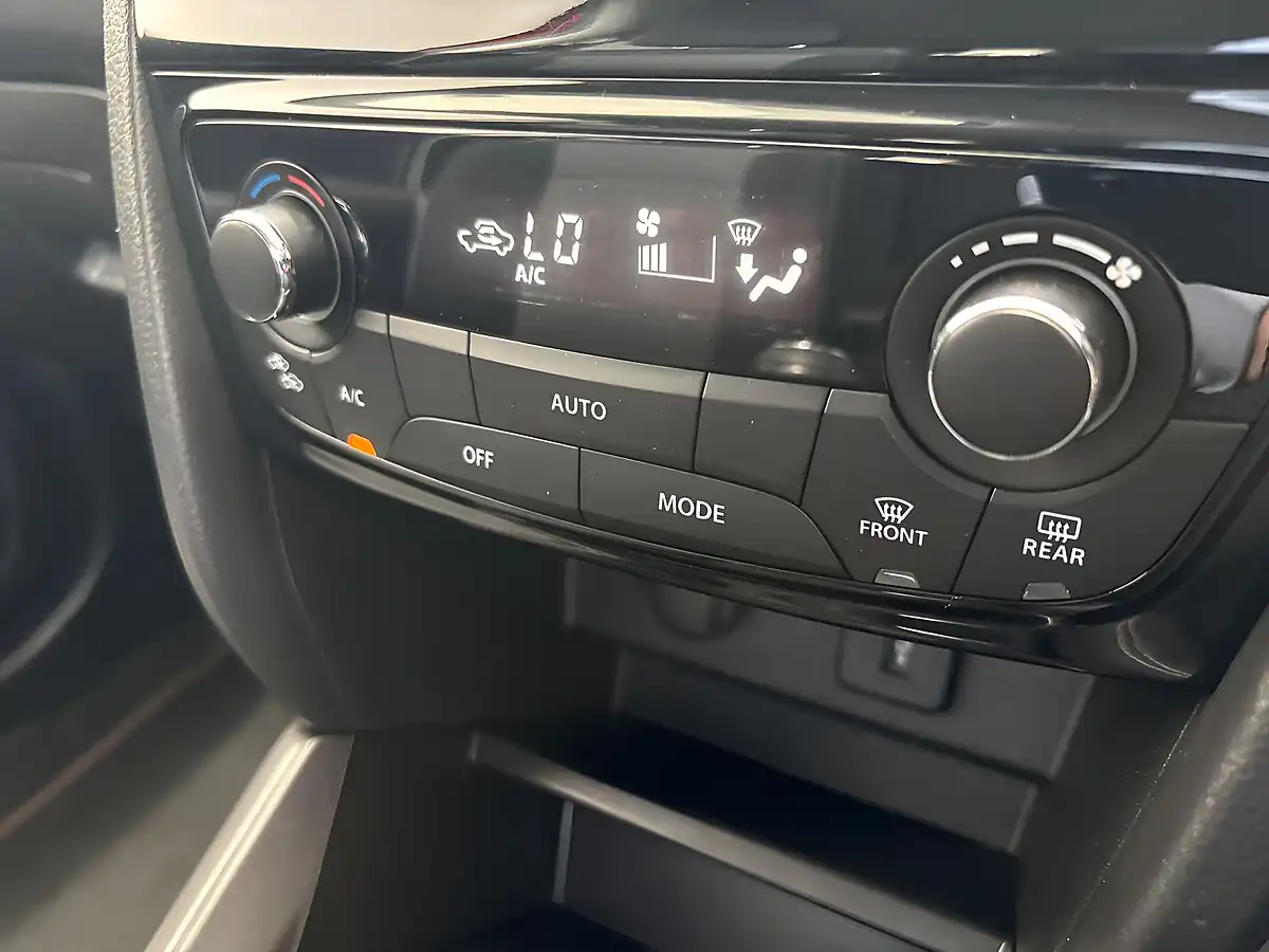 Used 2019 Suzuki Vitara Sz-T Red - Interior and Exterior details 13