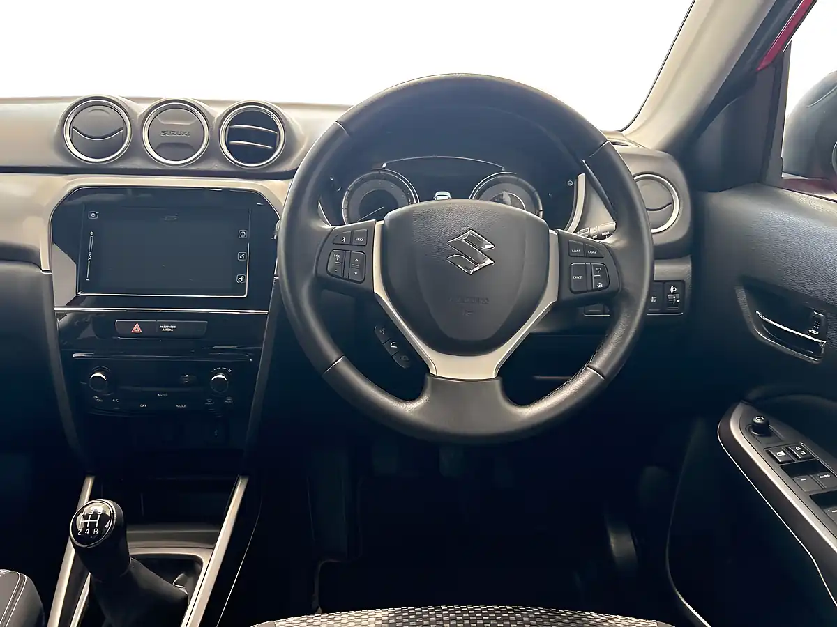 Used 2019 Suzuki Vitara Sz-T Red - Interior and Exterior details 9