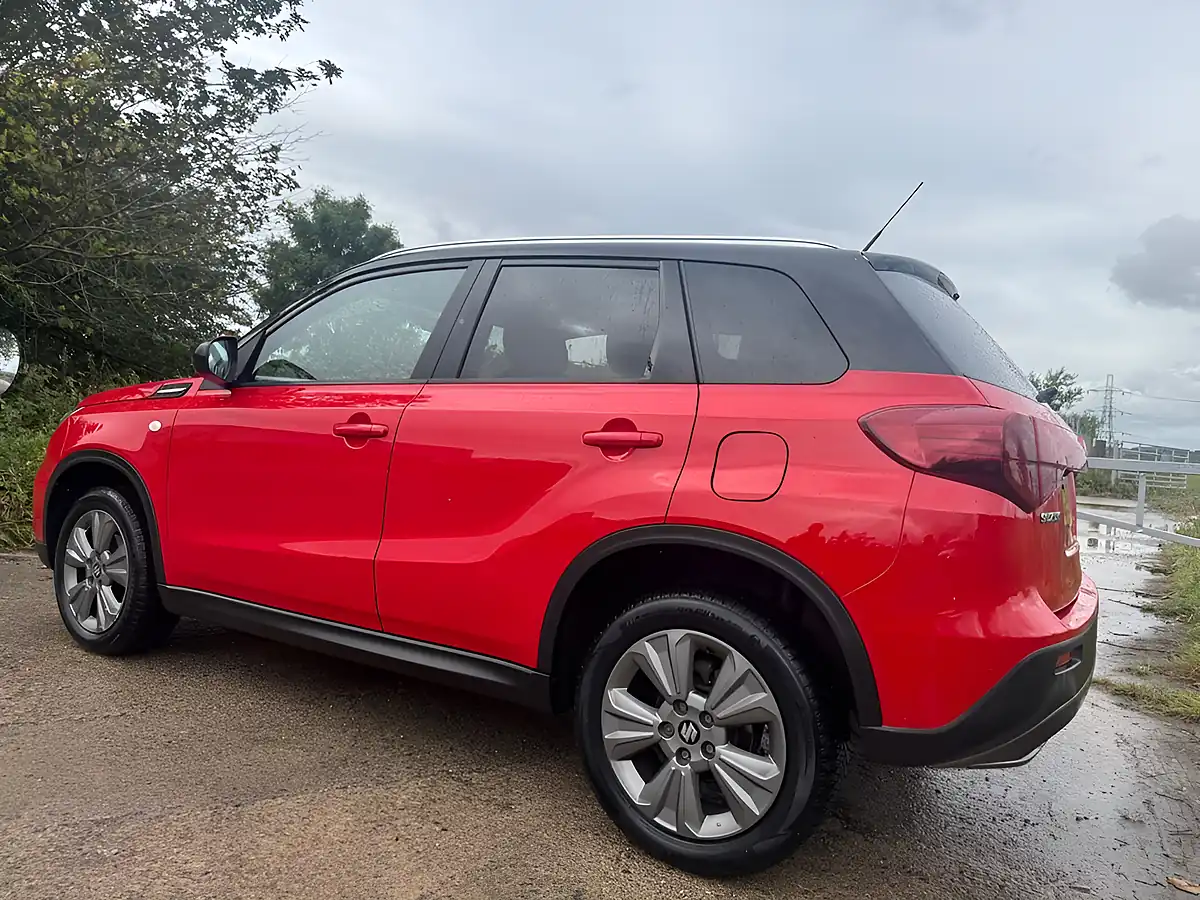 Used 2019 Suzuki Vitara Sz-T Red - Interior and Exterior details 12