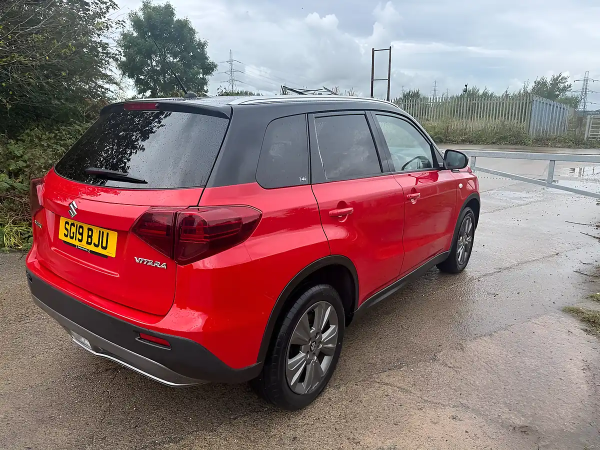 Used 2019 Suzuki Vitara Sz-T Red - Interior and Exterior details 13
