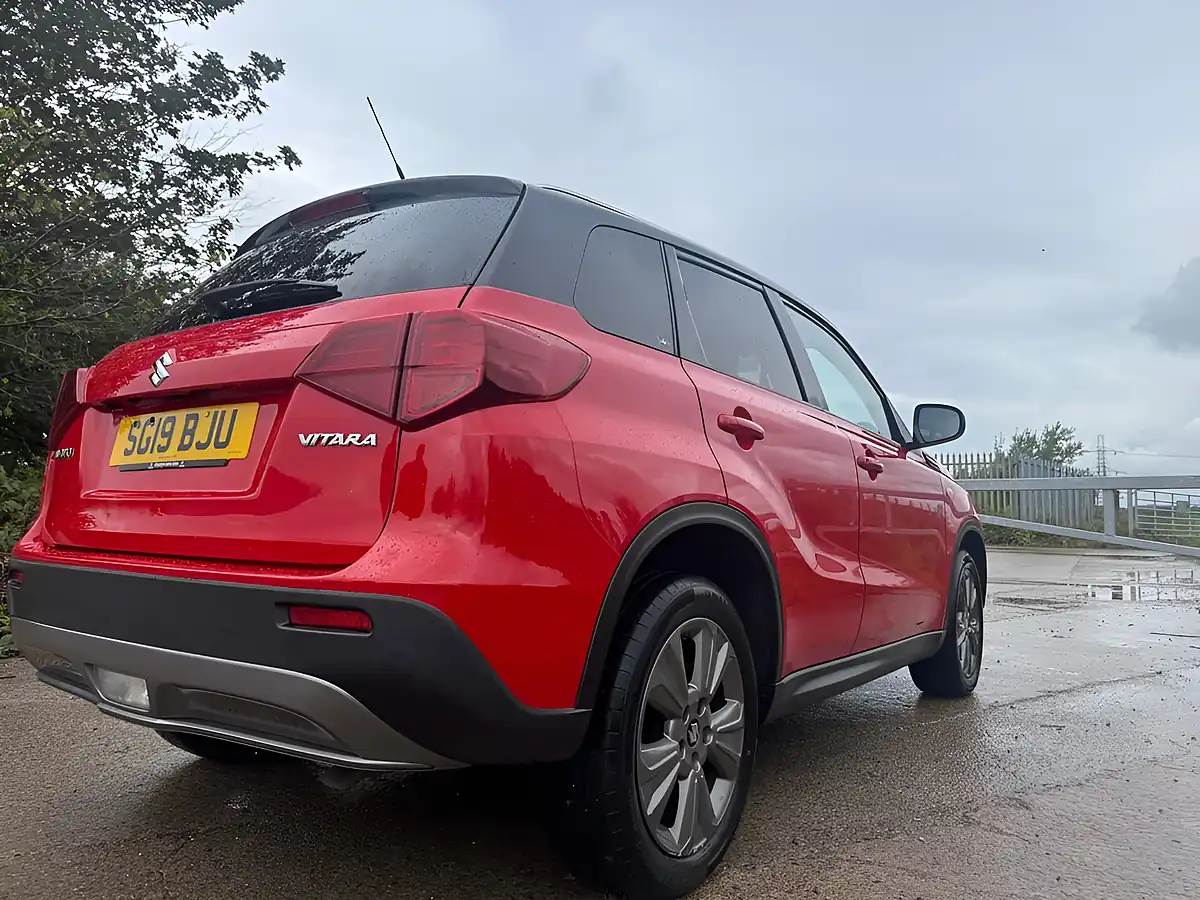 Used 2019 Suzuki Vitara Sz-T Red - Interior and Exterior details 14