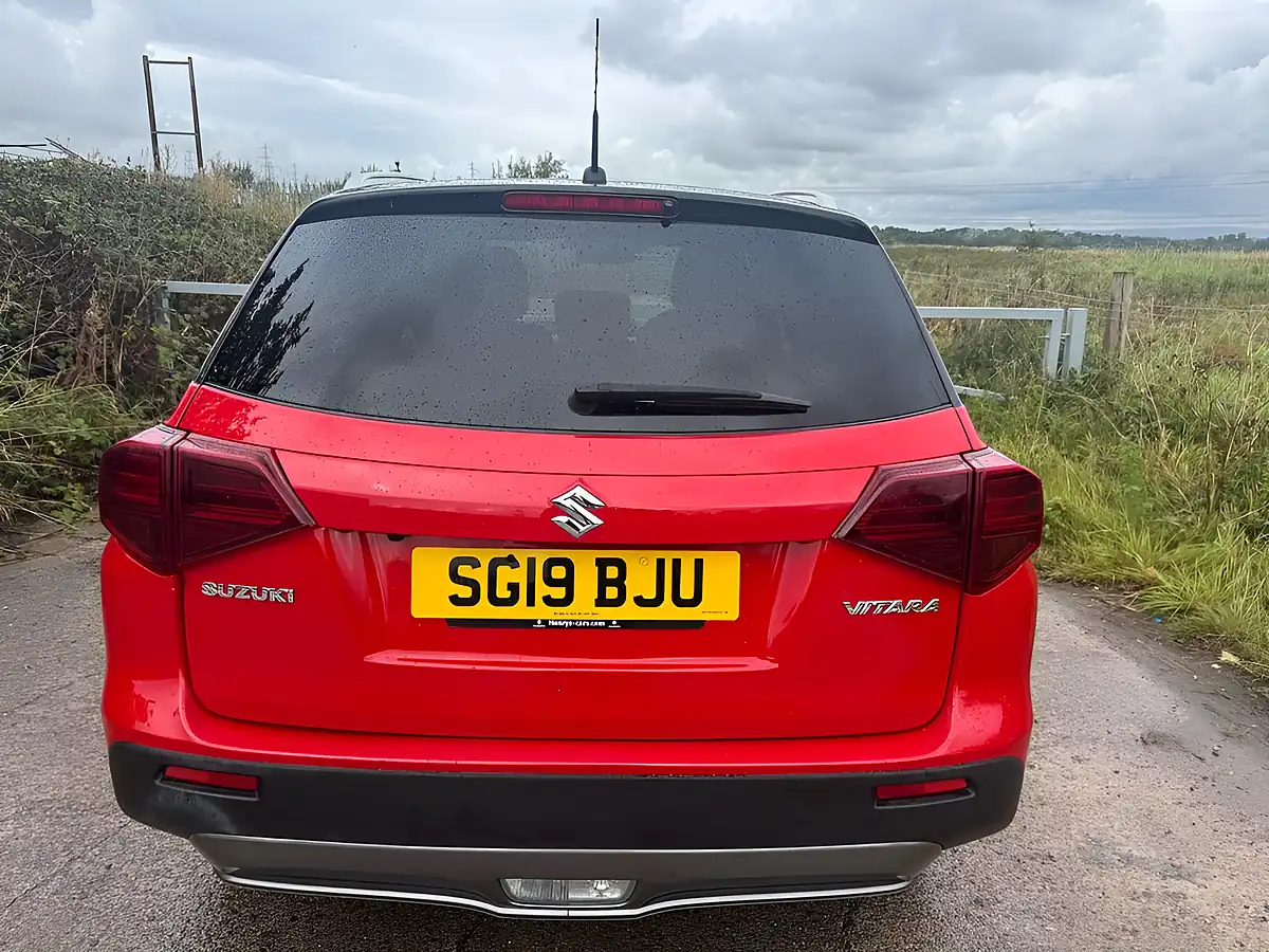 Used 2019 Suzuki Vitara Sz-T Red - Interior and Exterior details 16