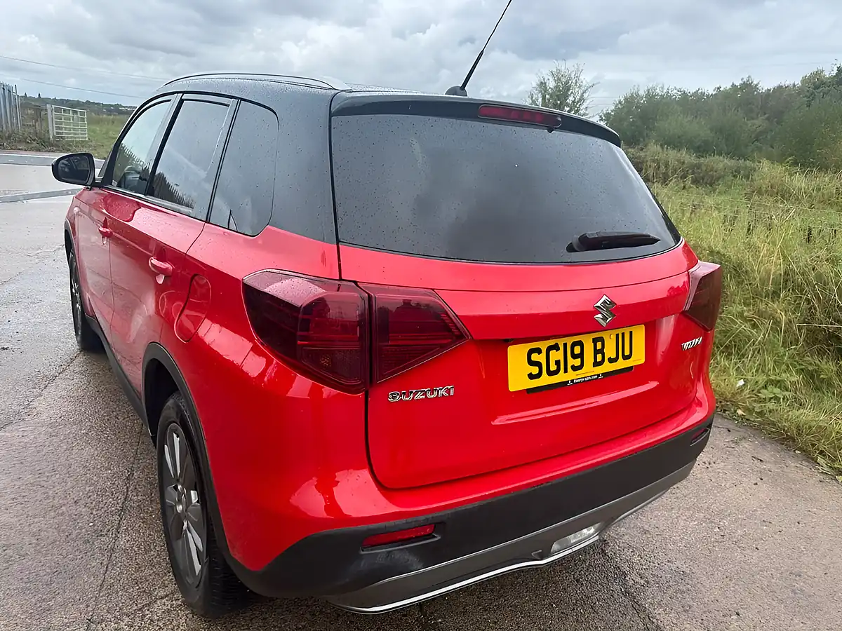 Used 2019 Suzuki Vitara Sz-T Red - Interior and Exterior details 17