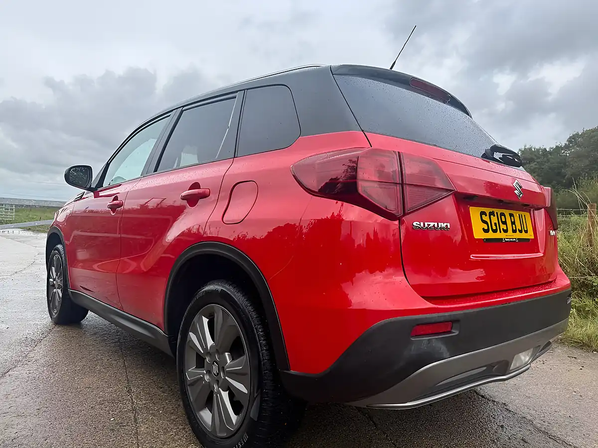 Used 2019 Suzuki Vitara Sz-T Red - Interior and Exterior details 19