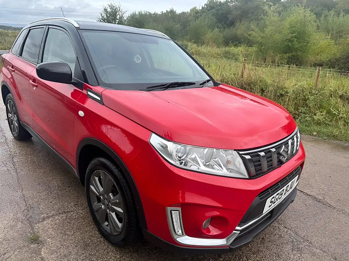 Used 2019 Suzuki Vitara Sz-T Red - Interior and Exterior details 5