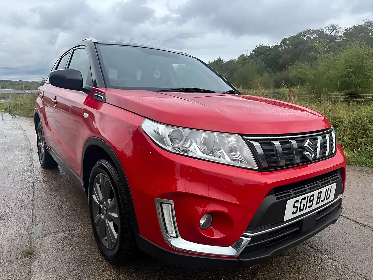 Used 2019 Suzuki Vitara Sz-T Red - Interior and Exterior details 6