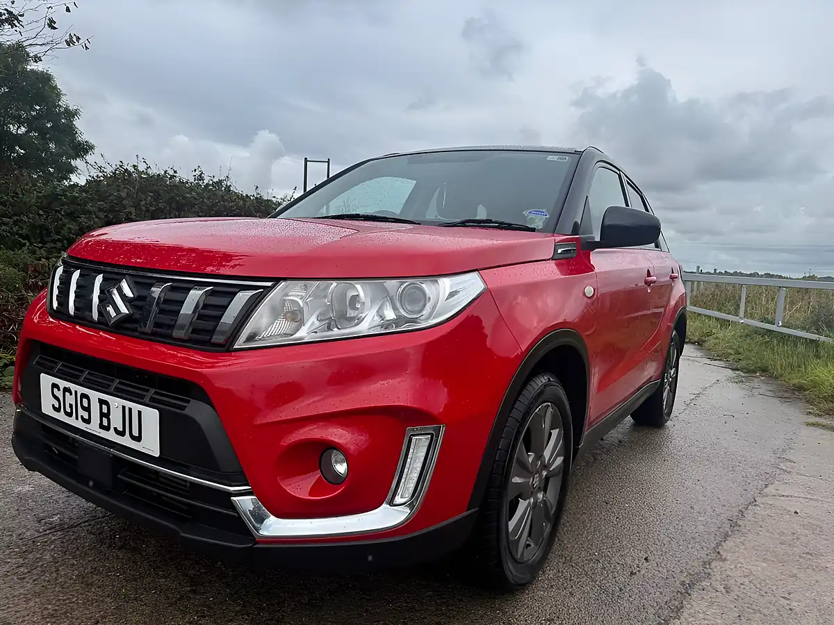 Used 2019 Suzuki Vitara Sz-T Red - Interior and Exterior details 8
