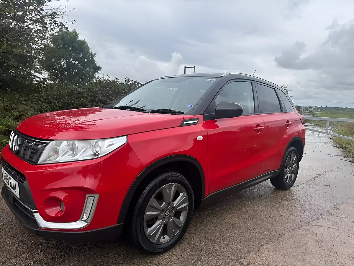 Used 2019 Suzuki Vitara Sz-T Red - Interior and Exterior details 9