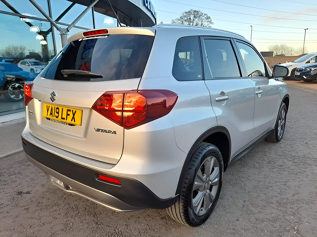 Used 2019 Suzuki Vitara Sz-T Silver - Interior and Exterior details 10