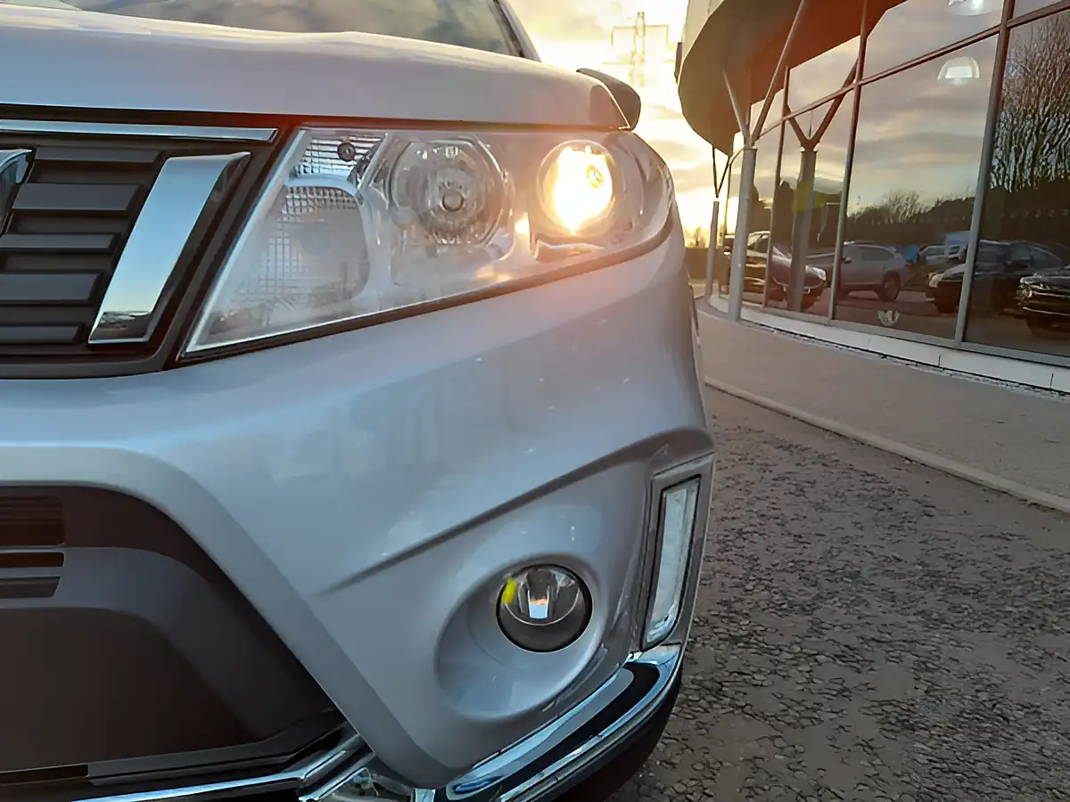 Used 2019 Suzuki Vitara Sz-T Silver - Interior and Exterior details 5