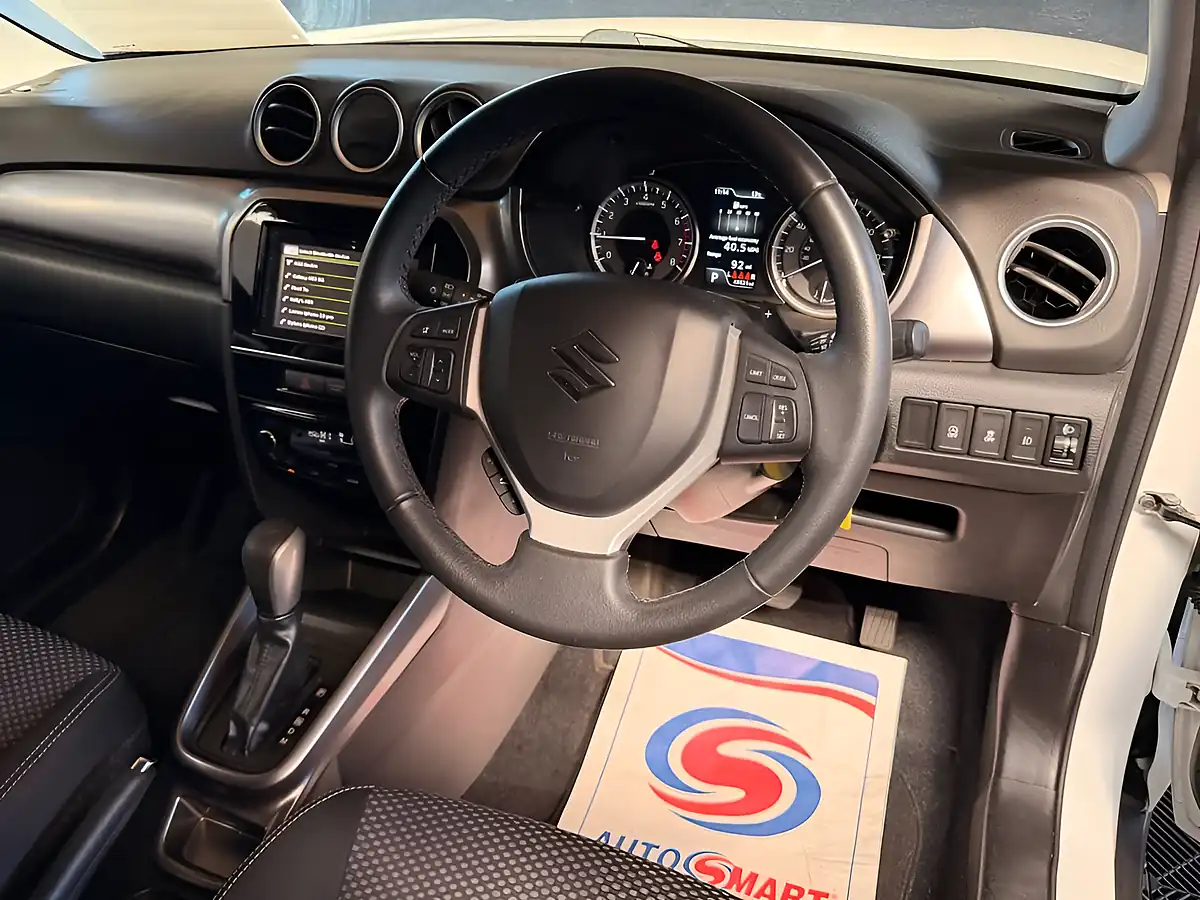 Used 2019 Suzuki Vitara Sz-T White - Interior and Exterior details 15