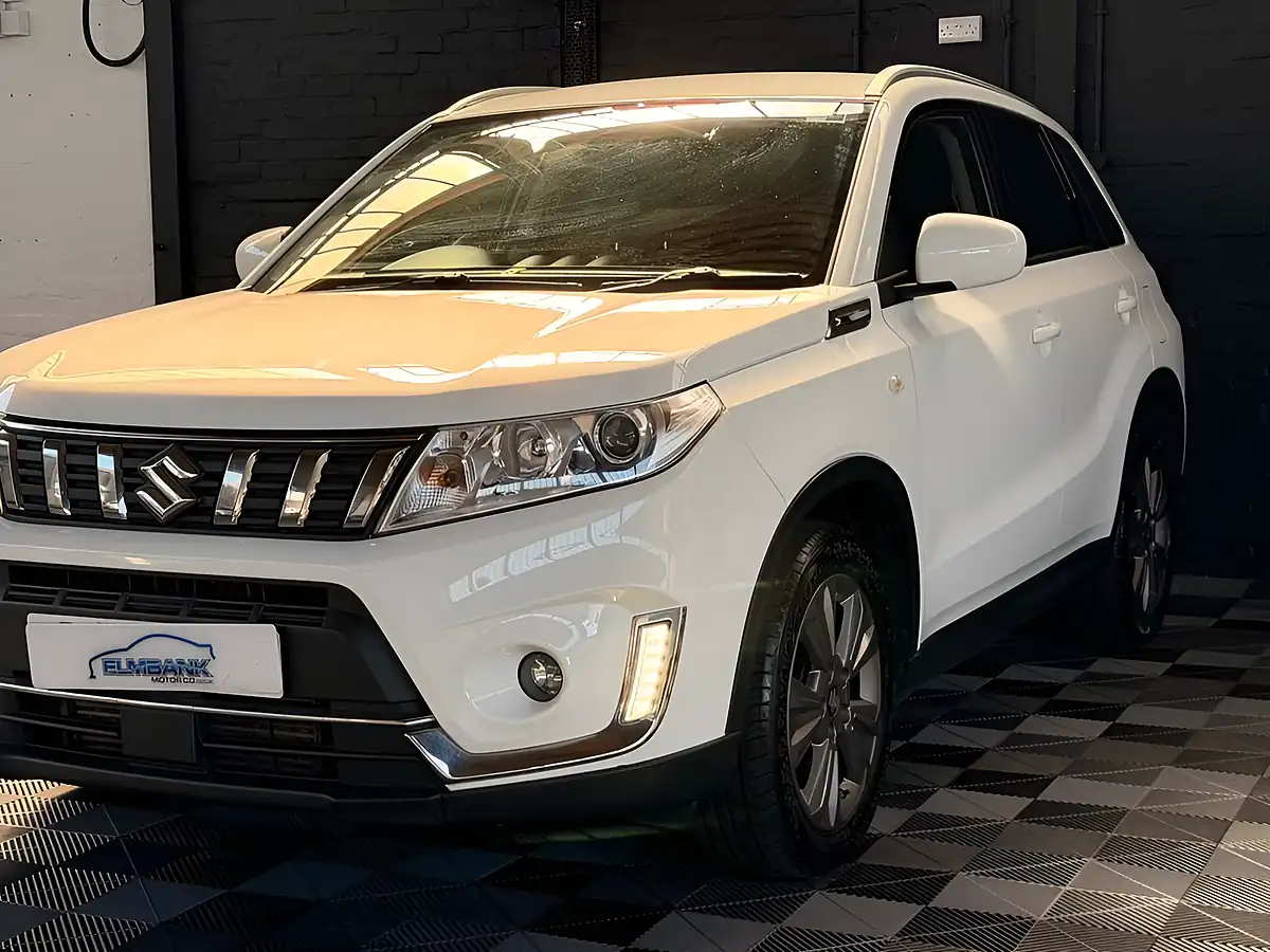 Used 2019 Suzuki Vitara Sz-T White - Interior and Exterior details 9