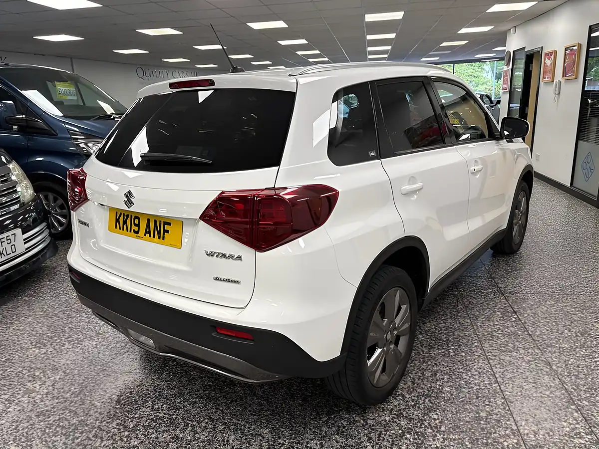 Used 2019 Suzuki Vitara Sz-T White - Interior and Exterior details 11