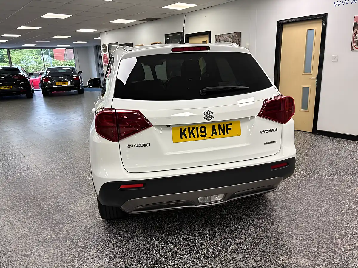 Used 2019 Suzuki Vitara Sz-T White - Interior and Exterior details 12