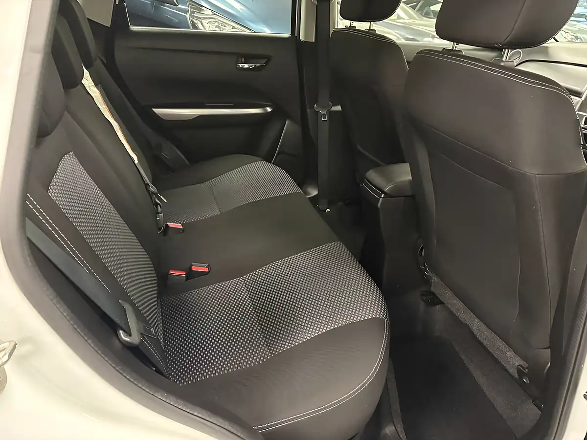 Used 2019 Suzuki Vitara Sz-T White - Interior and Exterior details 20