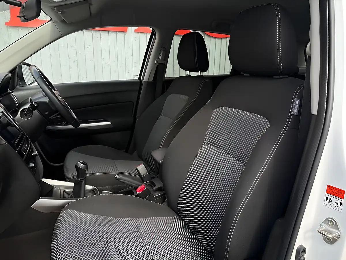 Used 2019 Suzuki Vitara Sz-T White - Interior and Exterior details 14