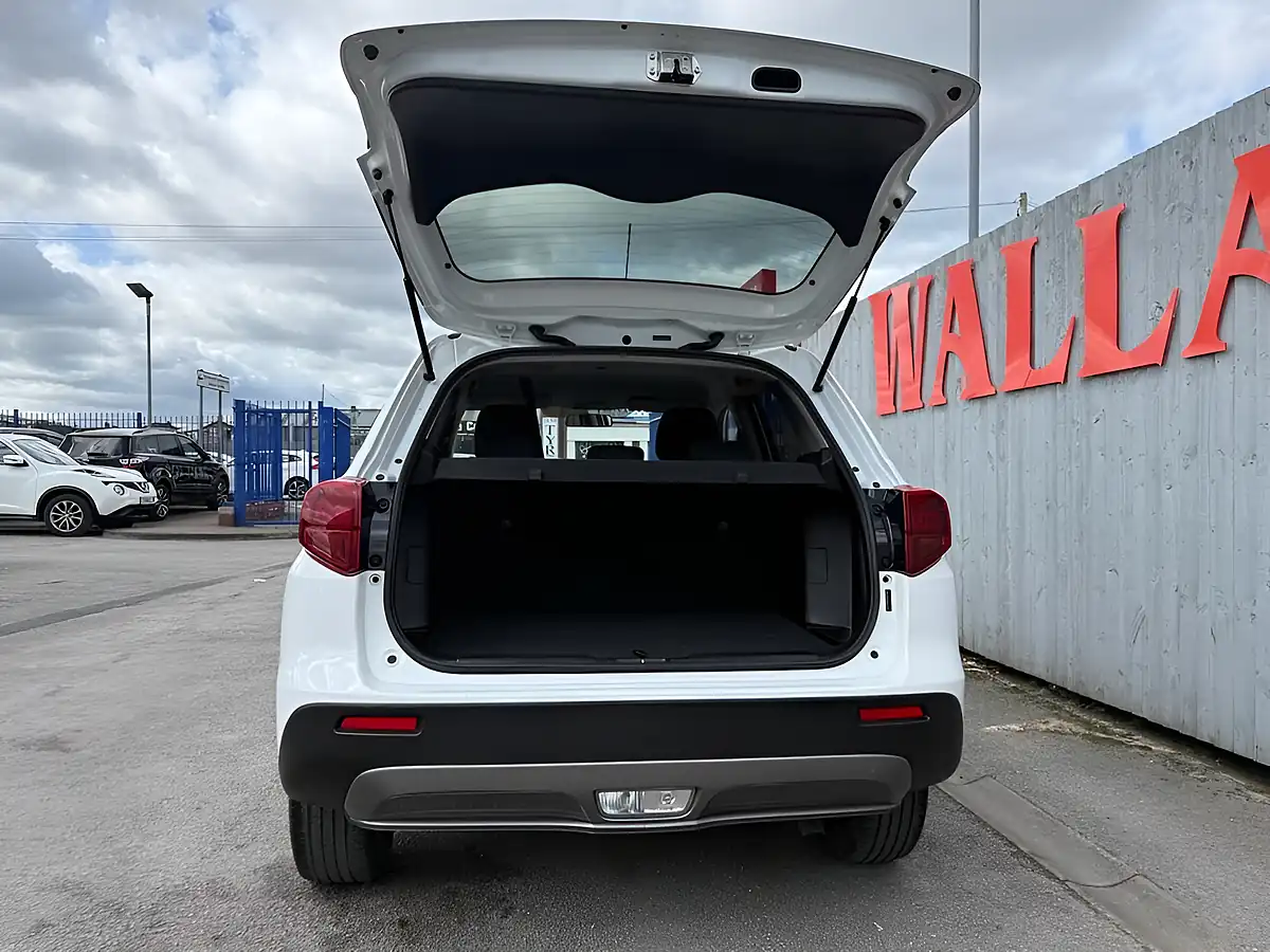 Used 2019 Suzuki Vitara Sz-T White - Interior and Exterior details 17