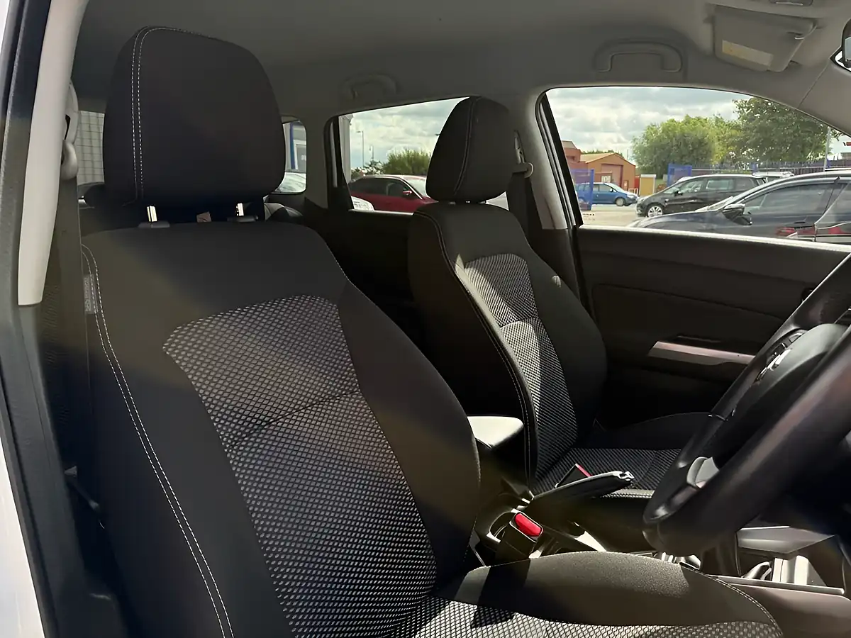 Used 2019 Suzuki Vitara Sz-T White - Interior and Exterior details 19