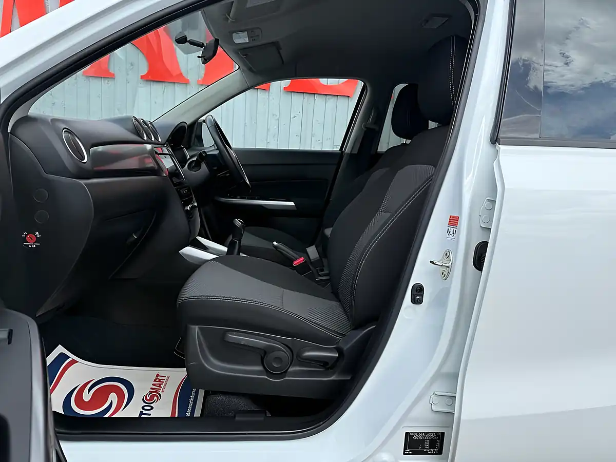 Used 2019 Suzuki Vitara Sz-T White - Interior and Exterior details 2