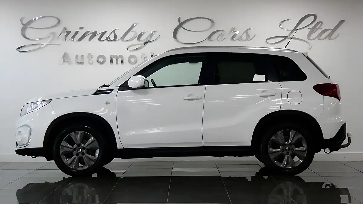 Used 2019 Suzuki Vitara Sz-T White - Interior and Exterior details 2