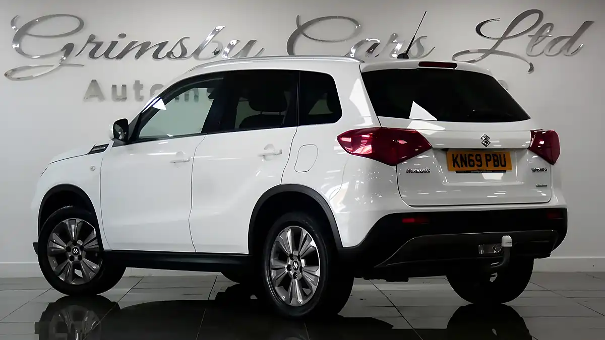 Used 2019 Suzuki Vitara Sz-T White - Interior and Exterior details 3