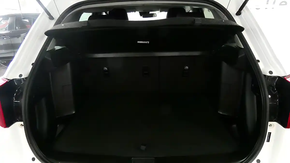 Used 2019 Suzuki Vitara Sz-T White - Interior and Exterior details 4