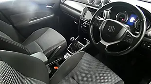 Used 2019 Suzuki Vitara Sz-T White - Interior and Exterior details 5