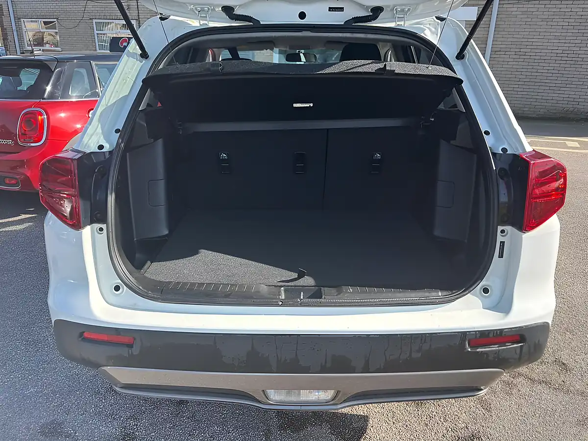 Used 2019 Suzuki Vitara Sz-T White - Interior and Exterior details 10