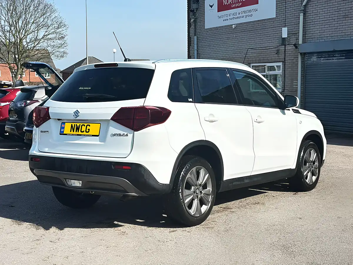 Used 2019 Suzuki Vitara Sz-T White - Interior and Exterior details 11