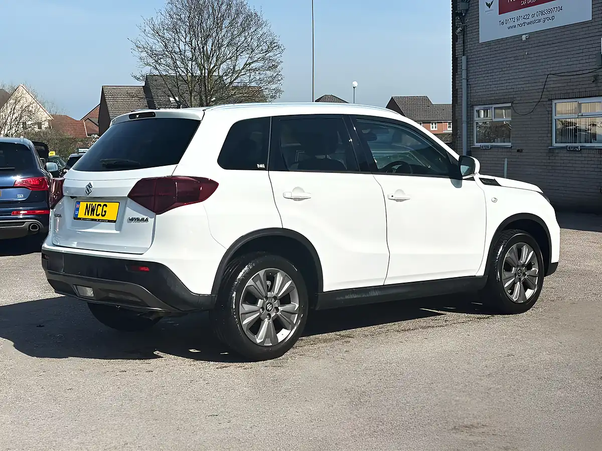 Used 2019 Suzuki Vitara Sz-T White - Interior and Exterior details 12