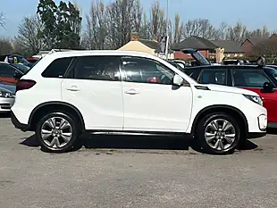 Used 2019 Suzuki Vitara Sz-T White - Interior and Exterior details 14