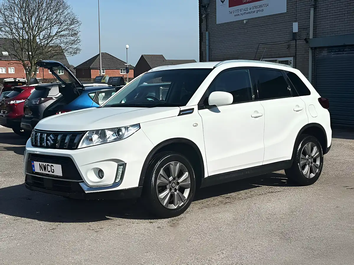 Used 2019 Suzuki Vitara Sz-T White - Interior and Exterior details 6
