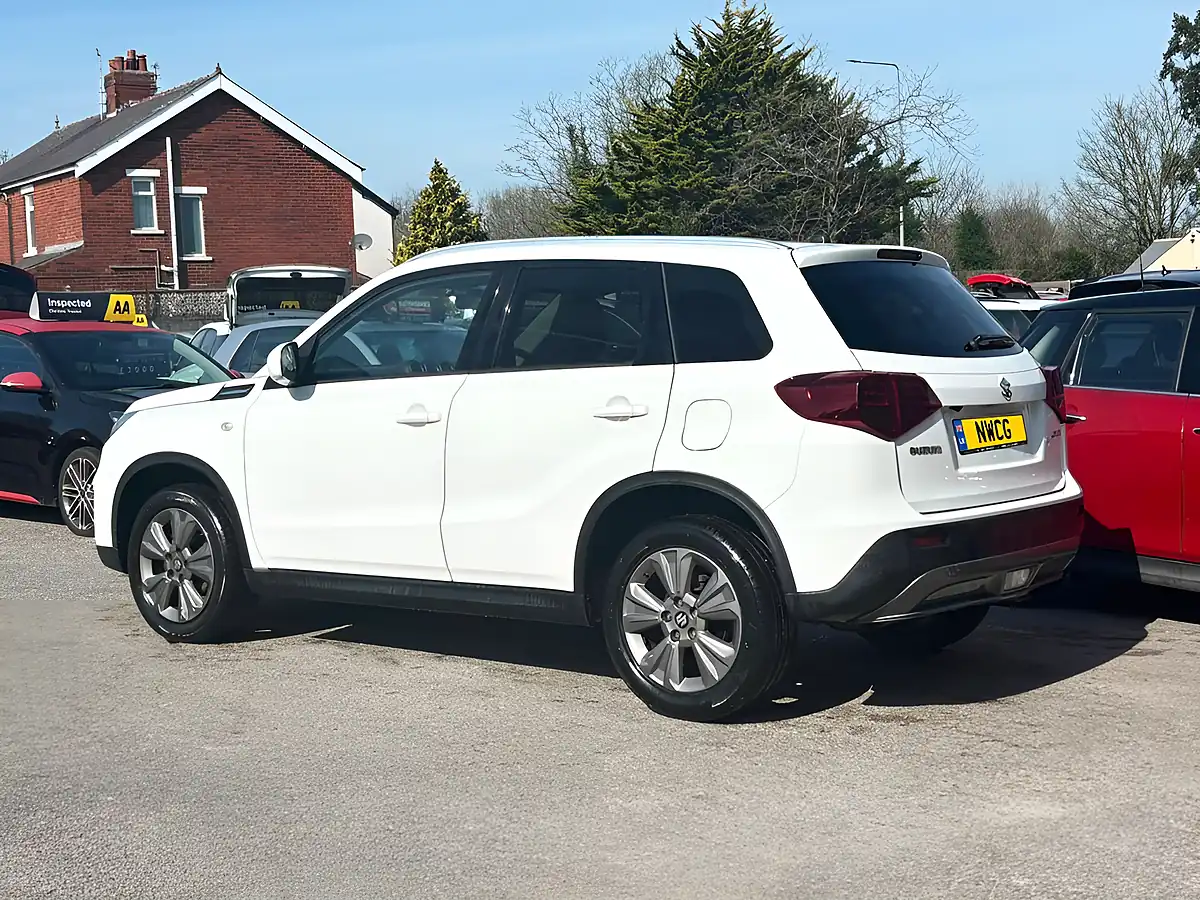 Used 2019 Suzuki Vitara Sz-T White - Interior and Exterior details 7