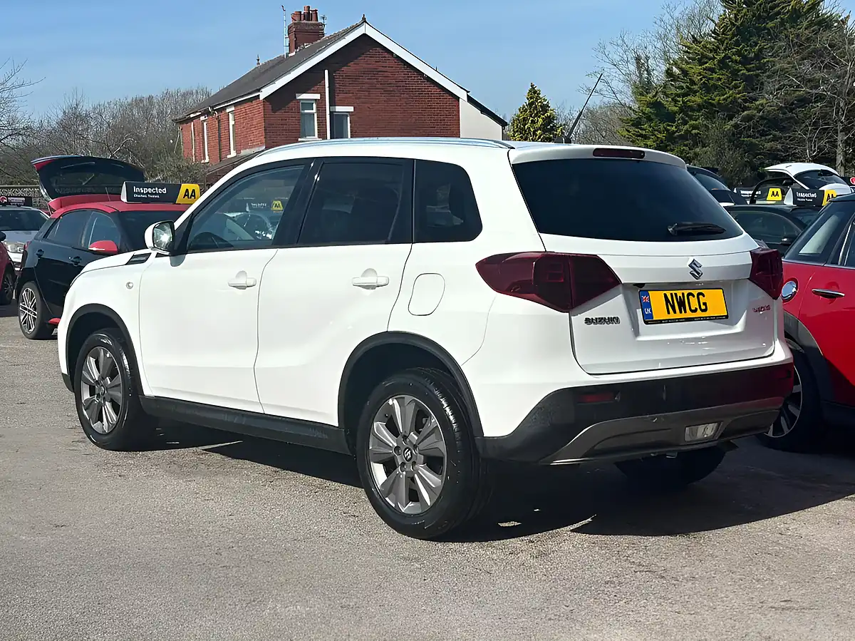 Used 2019 Suzuki Vitara Sz-T White - Interior and Exterior details 8